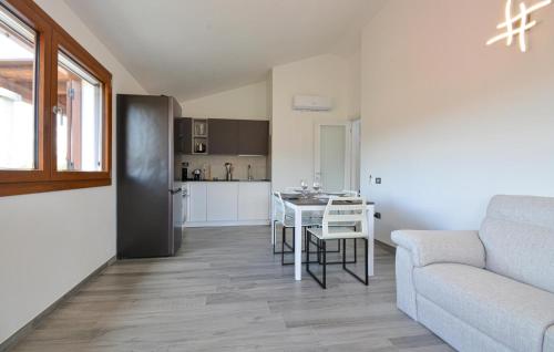 Stunning Apartment In Olia Speciosa