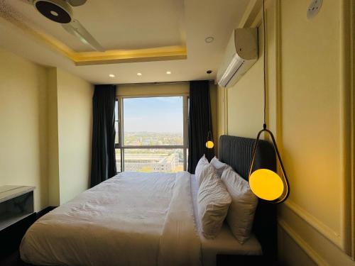 The platinum penthouse infront of Centaurus - image 7