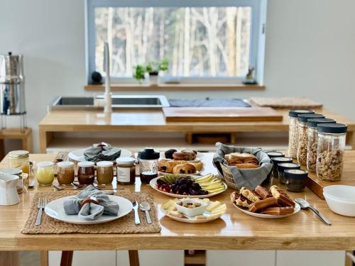 Φαγητό και ποτό, Le Camp Caché Shefford (Le Camp Cache Shefford) in Μπρόμοντ