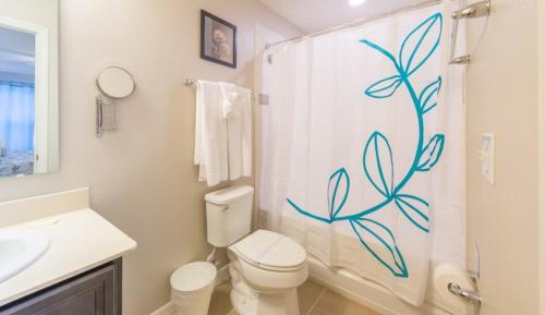 Special Offer Cozy Retreat at Compass Bay - image 5