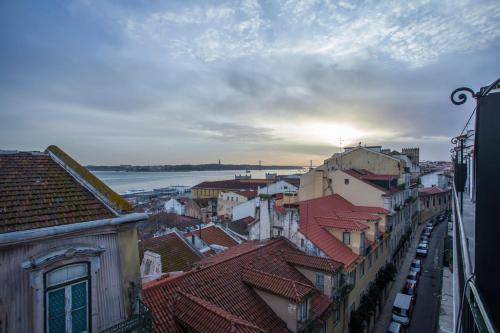 Breathtaking River View in Alfama, Lisbon (photo 5)