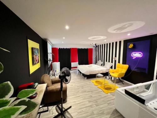 Suite Design #6#- Jacuzzi et Netflix-self check-in - Location saisonnière - Roubaix