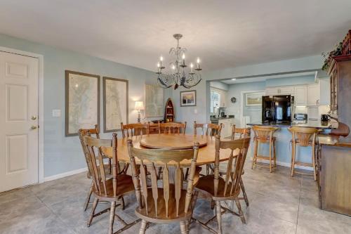 Dog Friendly Beach House in Fernandina Beach, USA