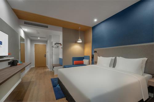 Standard Room image 4