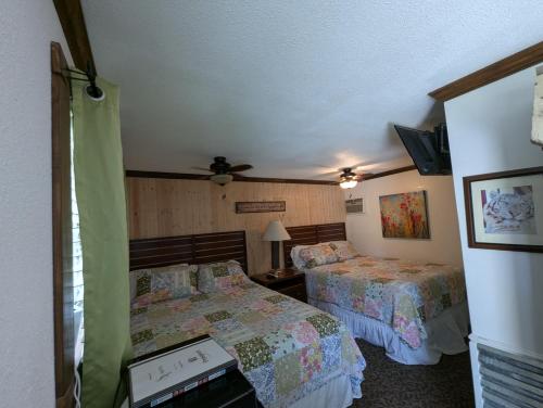 . Squaw Valley Motel Room 7