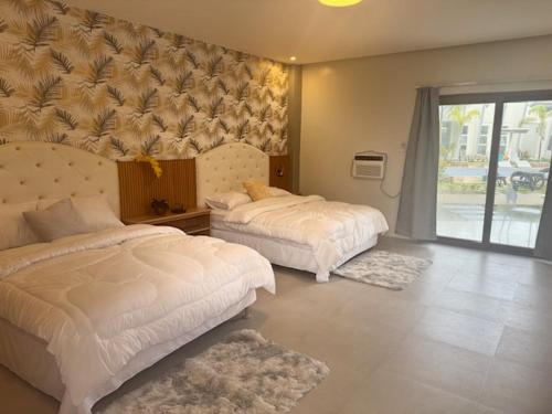 Crown of the Orient Beach Resort in Gloria