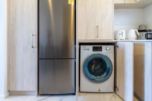مطبخ, Seaside 2 Bed 2 Bath Haven Short Walk to the Beach in نيو برايتون