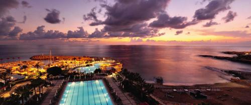 Mövenpick Hotel Beirut Mövenpick Hotel Beirut