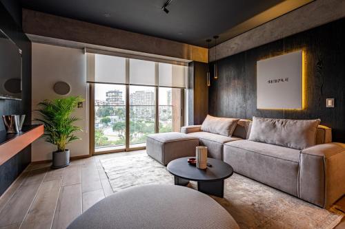 Onyx 2BR by Geko