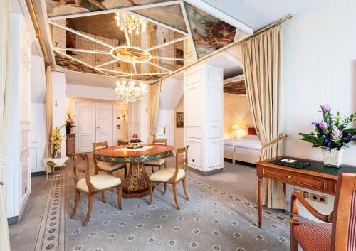 บริการและสิ่งอำนวยความสะดวก, เบสท์เวสเทิร์น พรีเมียร์แกรนด์โฮเต็ลรุสซิสเชอร์โฮฟ (Best Western Premier Grand Hotel Russischer Hof) in ไวมาร์