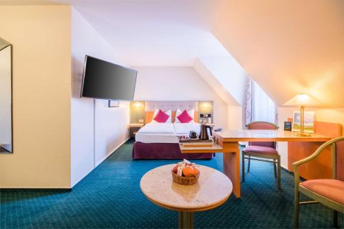 PLAZA Hotel Blankenburg Ditzingen Sure Hotel Collection - main image