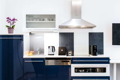 Best Western Plus Celebrity Suites - image 13