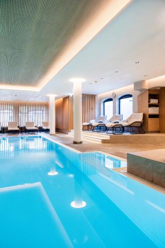 สระว่ายน้ำ, Hotel Bayerischer Hof in โอเบอร์สเตาเฟิน