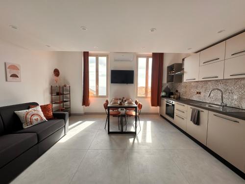 Courts & Coasts few steps from Tennis courts, Country Club and Montecarlo Beach - Location saisonnière - Roquebrune-Cap-Martin