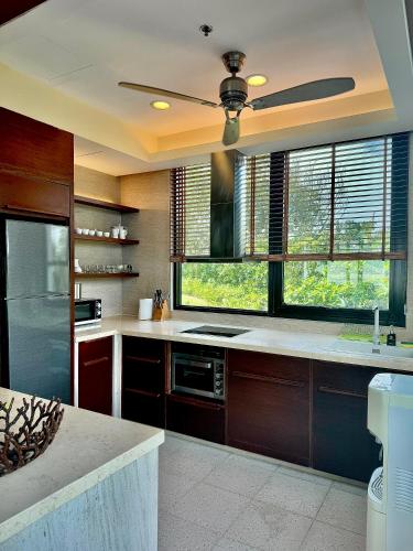 Two-Bedroom Apartment with Sea View image 10
