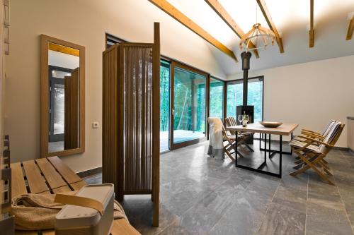 Забавления, Ami Residence Forest in Leipalingio