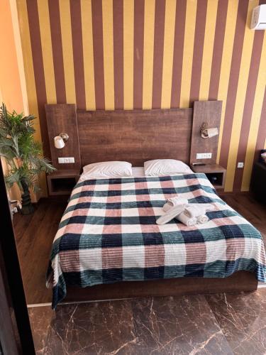Two Lions Hotel – Tbilisi, MA