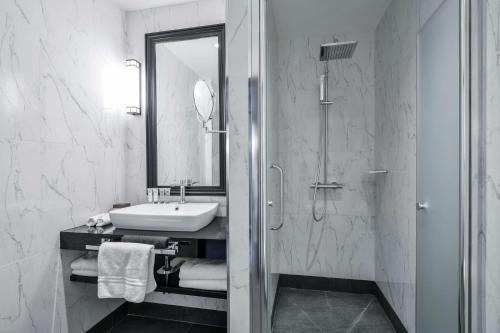 Maison Astor Paris Curio Collection by Hilton - image 9