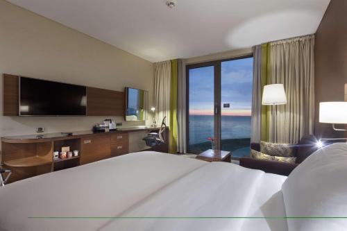 DoubleTree by Hilton Trabzon Room Type - Deluxe King Room with View
