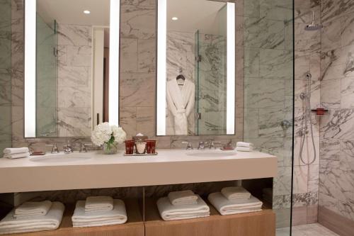 Conrad Washington DC Room Type - Corner King Room