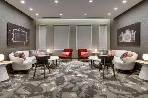 The Rose Chicago, Tapestry Collection By Hilton in Rosemont, USA