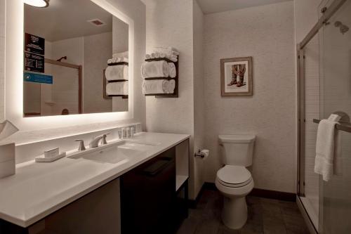 Queen Room image 7