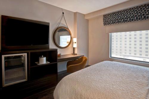 Queen Room image 3