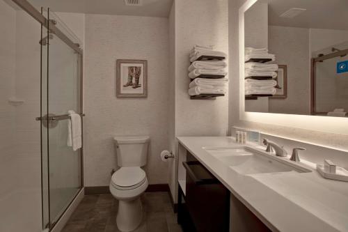 One-Bedroom King Suite - Non-Smoking image 6