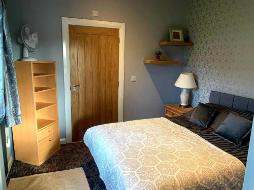Y Caban-The Cabin-2 Guests-Private Parking-Fast WIFI in Lugora