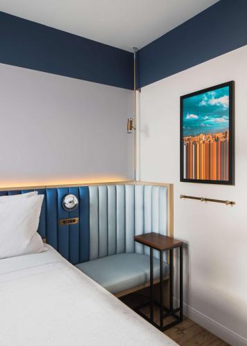 Double Room with Two Double Beds image 3
