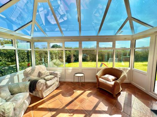 Létesítmények, Stunning 7 Bedroom Escape Near New Forest and Beach - Large Garden - Pool Table - Serene Setting - S in Hordle