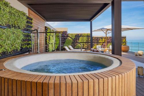 Rodyti, Conrad Rabat Arzana in Temara