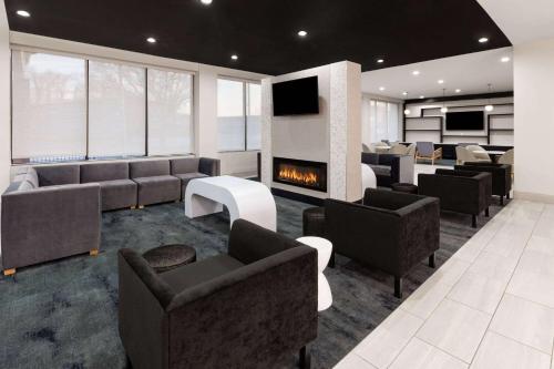 Holiday Inn Express And Suites Washington DC Noma By IHG - image 2