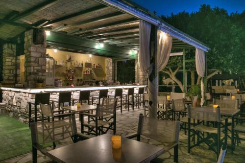 ผับ/เลาจน์, โรงแรมแอสเตราส พาราไดซ์ (Asteras Paradise Hotel) in นาออสซาส มาร์พิสซัส
