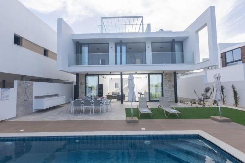 Villa image 3