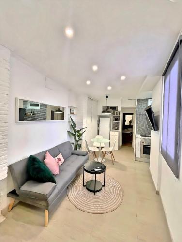 Excellent location Malaga centro historico 2 bed flat 1