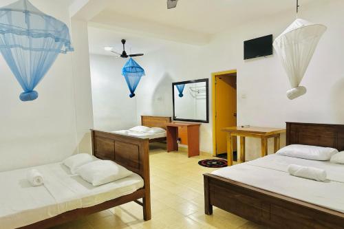 3 double beds