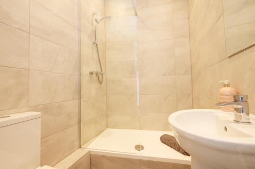 Holiday Homes in York - image 3