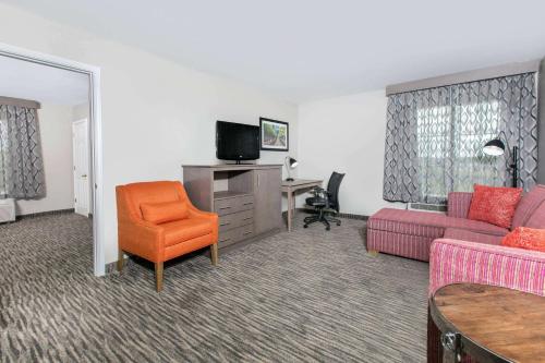 La Quinta by Wyndham Fredericksburg - image 7
