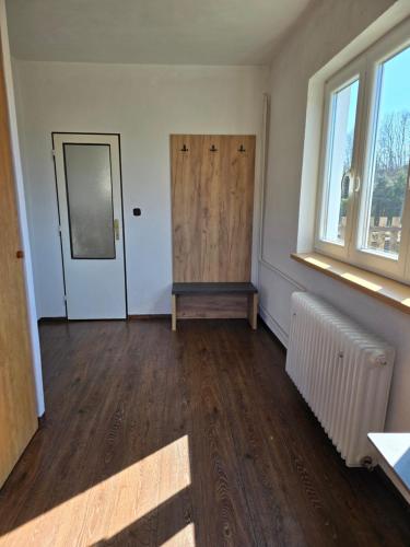 Pod hradem in คุคส์