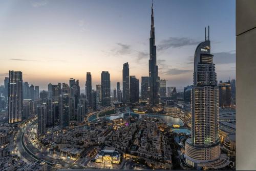 Spacious 3BR In Burj Royale With Full Burj View High Floor, Dubai