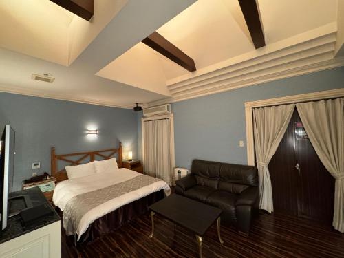 room detail thumbnail 1