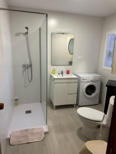 Góndolas, enfrente de la playa, aire acondicionado en dormitorio, Альмуньекар (фото 7)