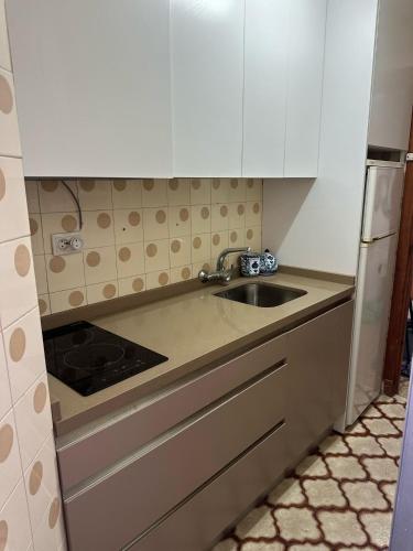 Góndolas, enfrente de la playa, aire acondicionado en dormitorio, Альмуньекар (фото 9)