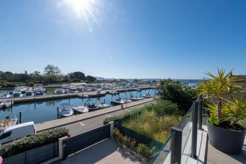 Villa entière 14 couchages prés de la mer La Londe Les Maures Entre Hyères et Le Lavandou gîte à louer Cité des Bormettes