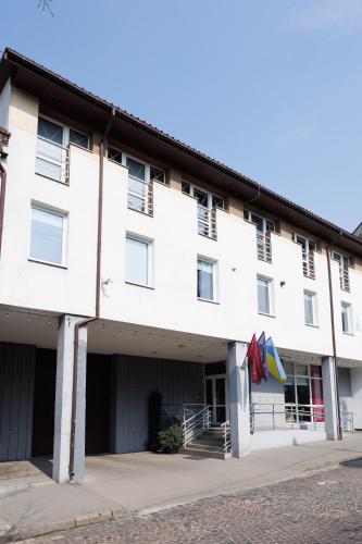 ดอลยินสกี โฮเทล (Hotel Dolynskiy) in ปิดซัมเช