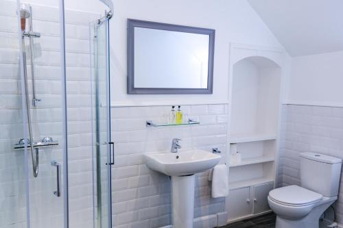 The Glen Mhor Apartments - image 3