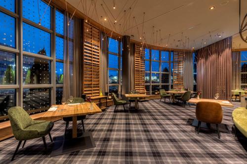 餐廳, 慕尼黑機場希爾頓飯店 (Hilton Munich Airport) in 慕尼黑