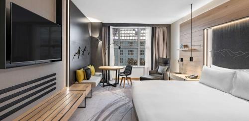 room detail thumbnail 1