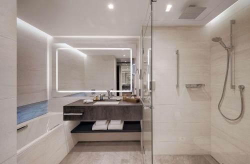 room detail thumbnail 2